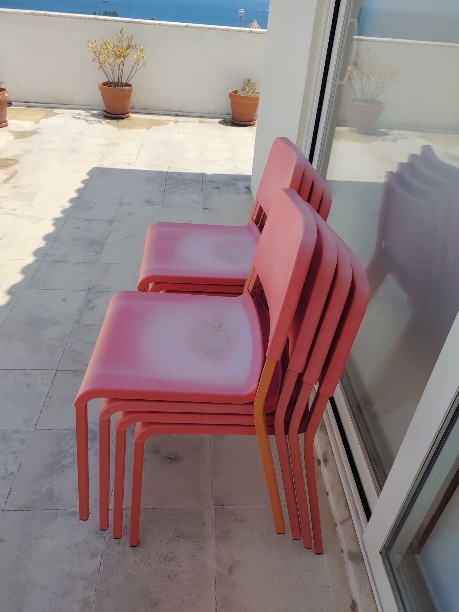 Mesa e 8 cadeiras