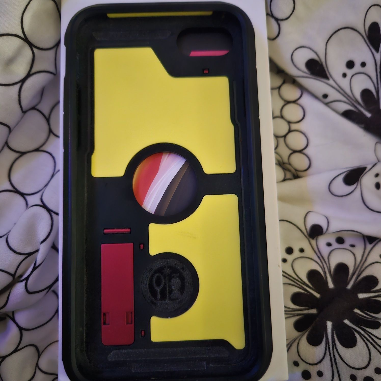 iPhone SE 2020 w kolorze czerwonym