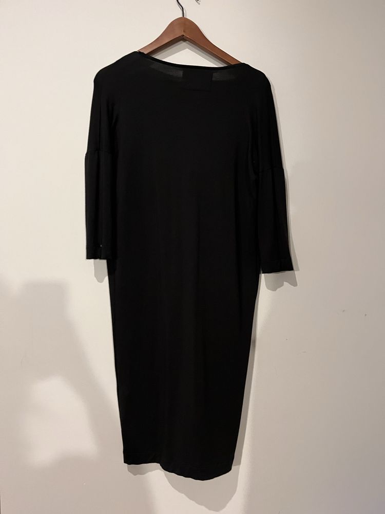 elegancka sukienka tunika midi simple