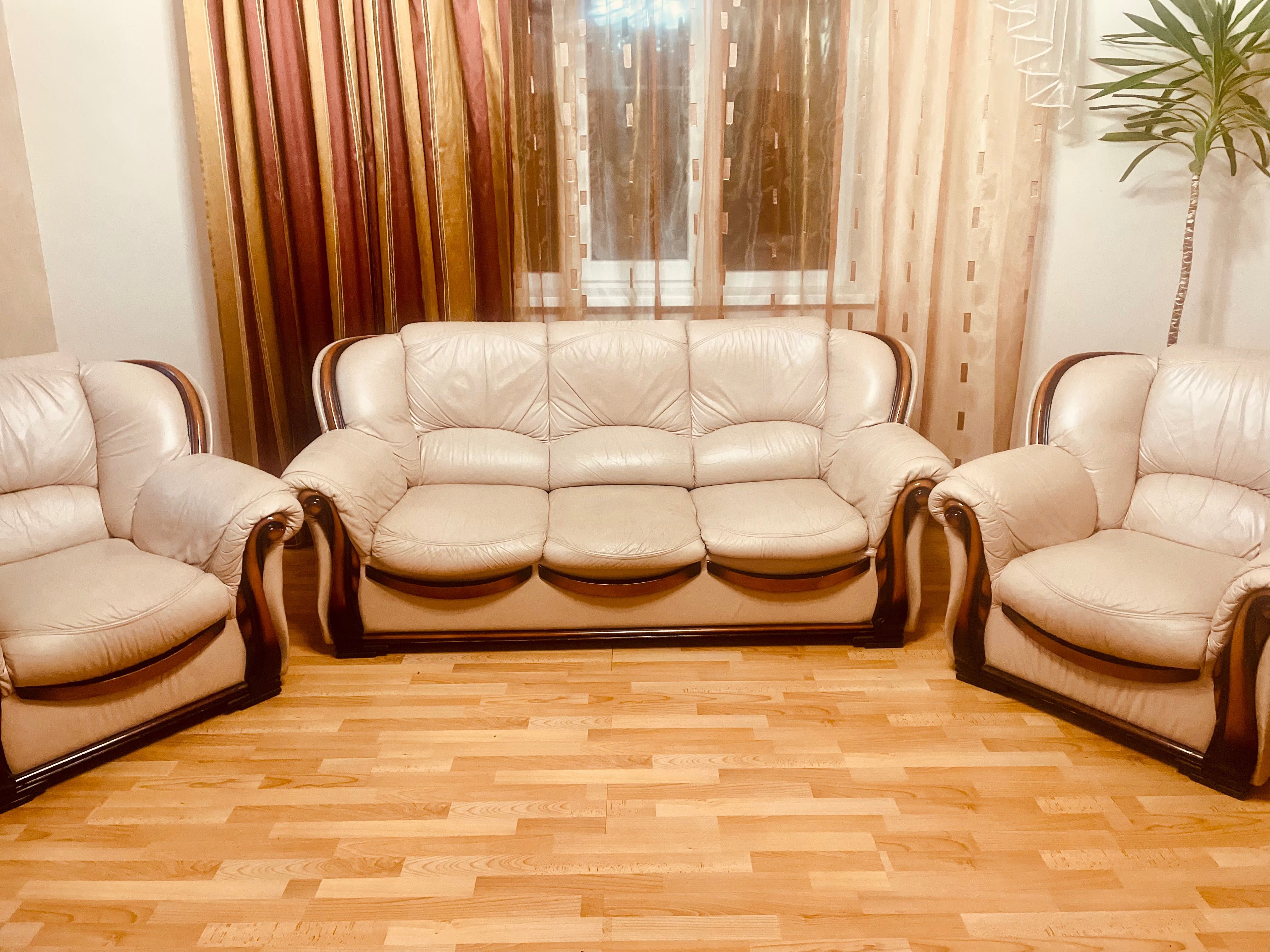 Шкіряний диван з кріслами