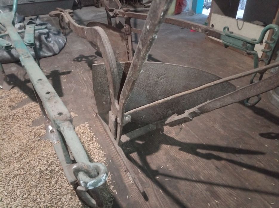 Кінний плуг 1200 грн.