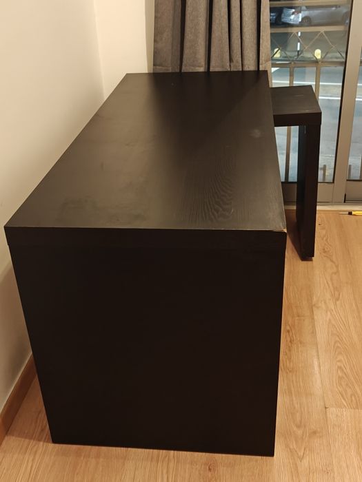 Secretária IKEA Malm com painel extensível