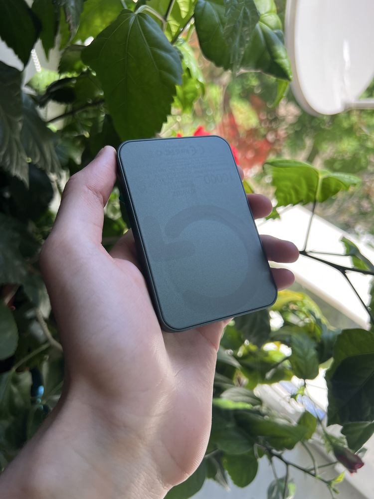 Повербанк з MagSafe 10000