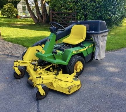 Traktorek kosiarka John Deere F525 17KM kawasaki kosz MTD Stiga