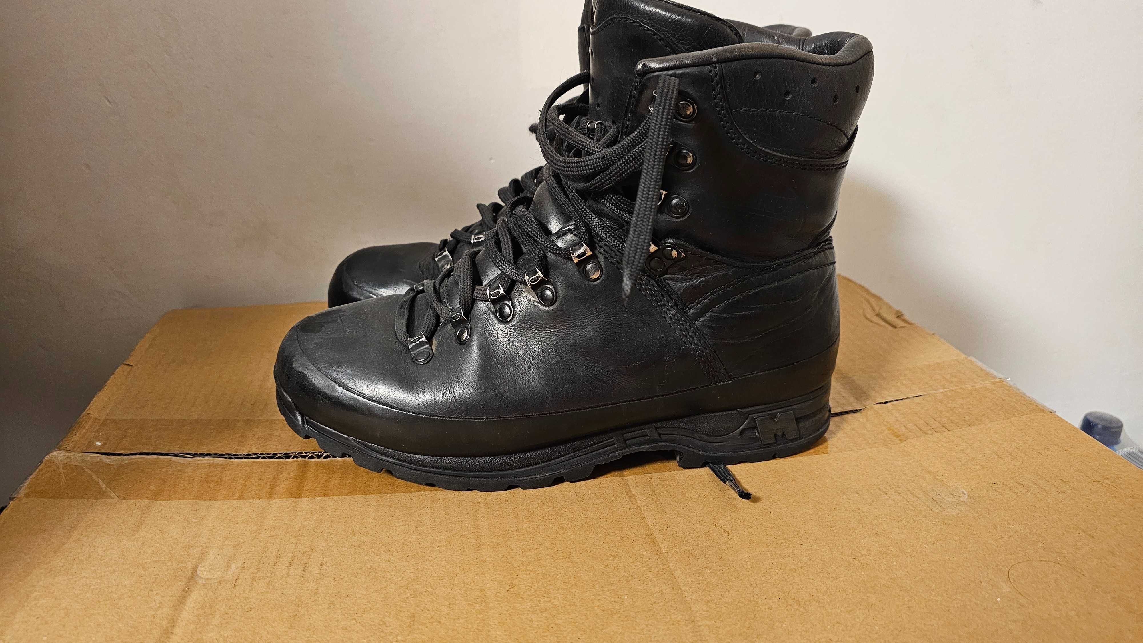 Black Army Meindl Military-Grade M2, 27,5