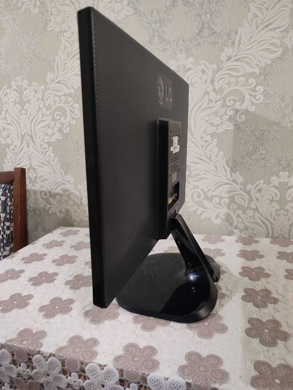 РК монітор LG 22M45D