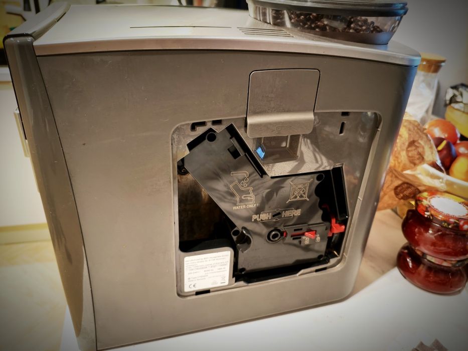 Automatyczny ekspres ciśnieniowy Siemens TE607203RW/07 EQ.6 Series 700