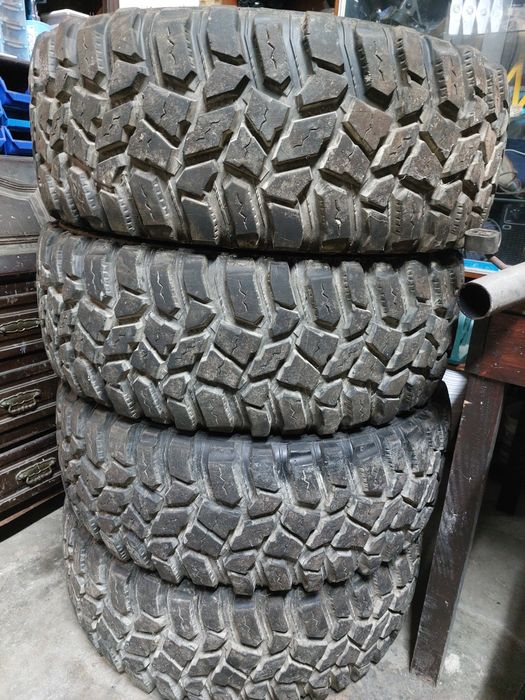 Pneus stt pro praticamente novos