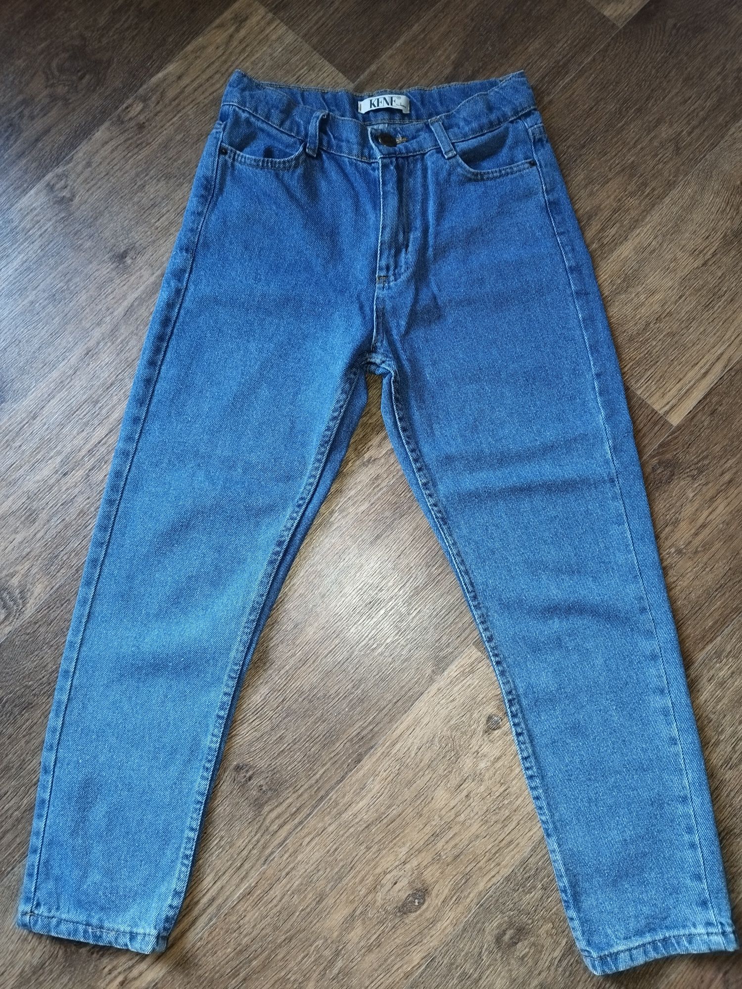Продам модні джинси на 10-12 років
