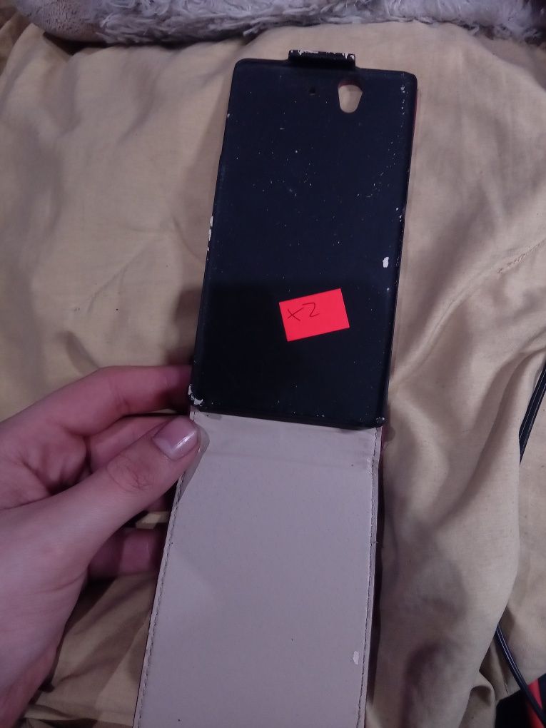 Etui na telefon.