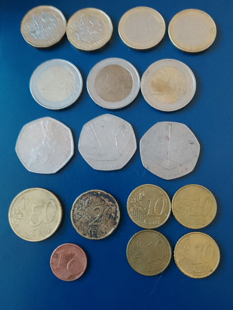 Монети различние