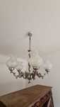 Lustre Vintage de Bronze com Tulipas de Vidro Leitoso