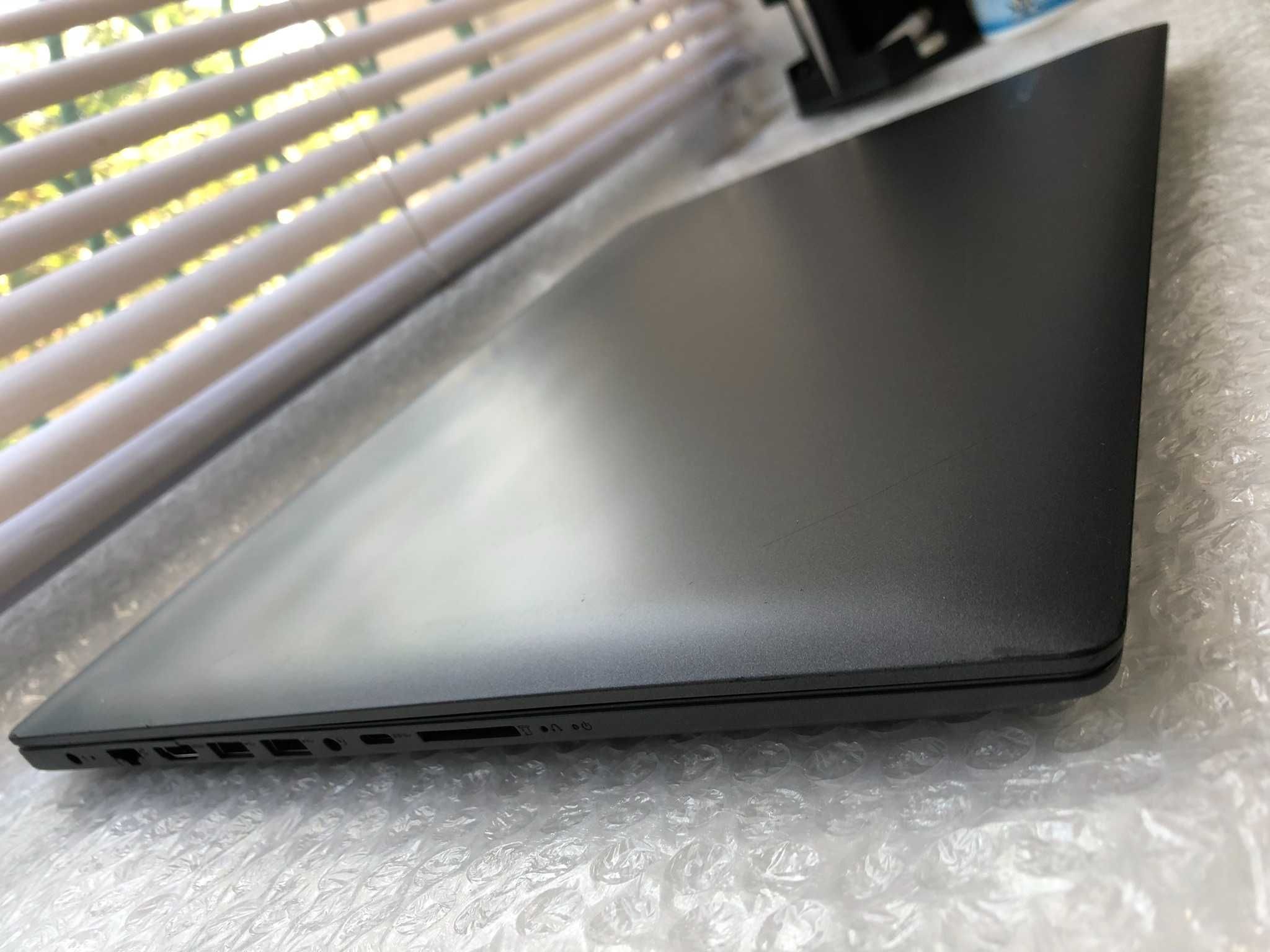 Lenovo IdeaPad V320-17IKB 17.3" FHD i3-7130u DDR8Gb SSD256 Акум ≈ 2г