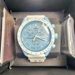 Omega x Swatch SO33L100 - Kosmiczny Design Urana