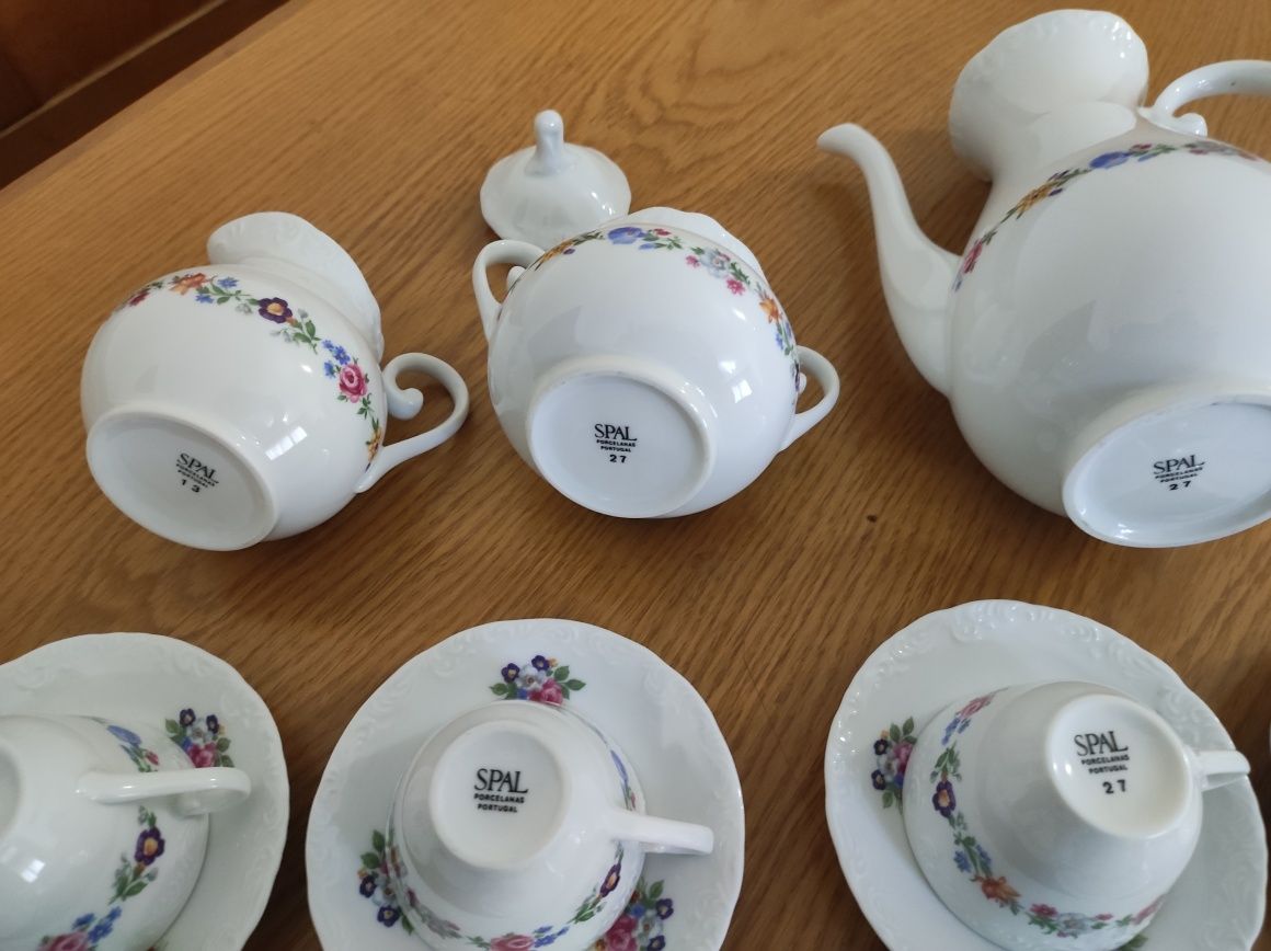 Conjunto de café em porcelana Spal