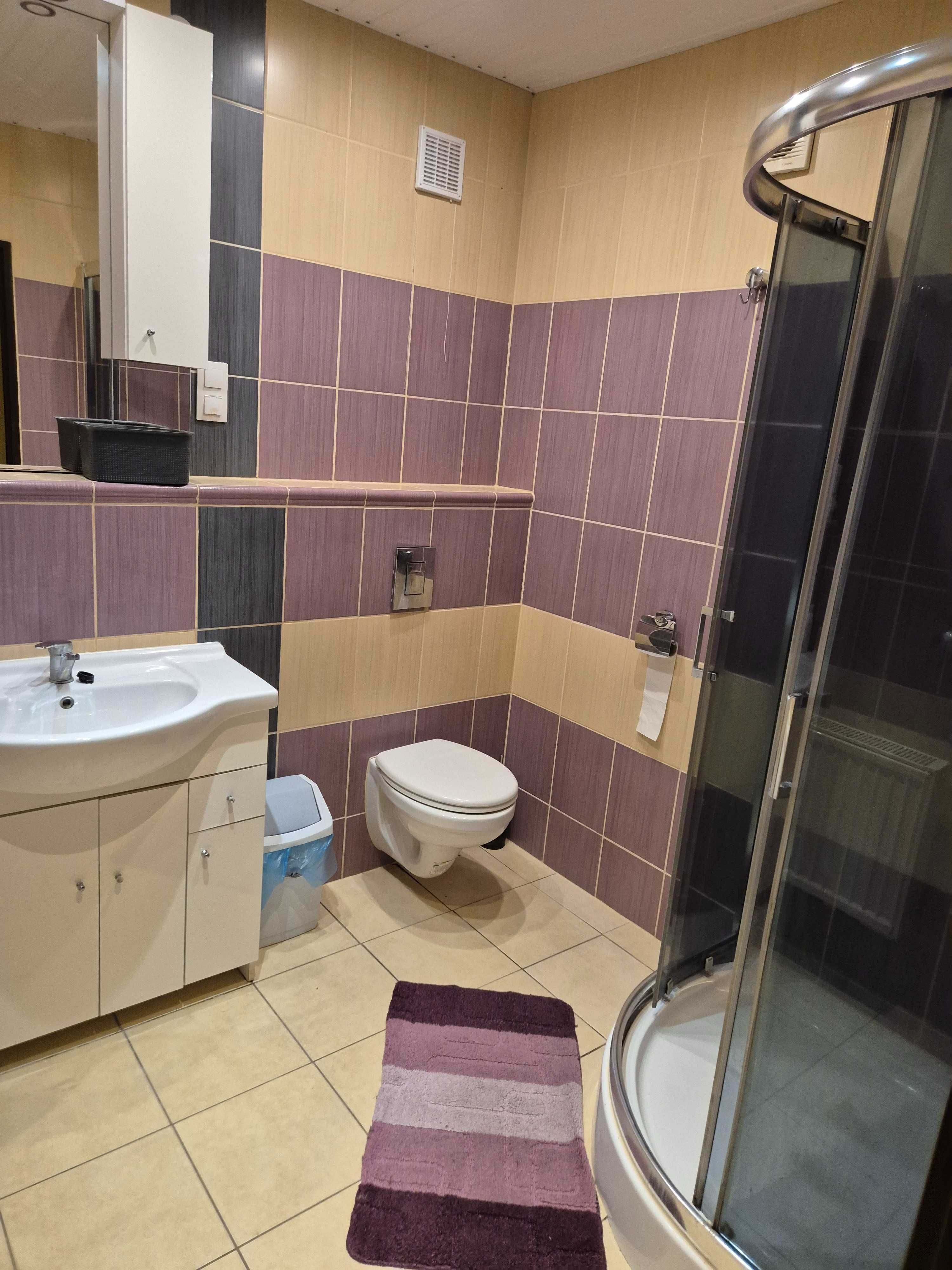 Kwatery Pracownicze, mieszkanie 80m.kw. nad sklepem