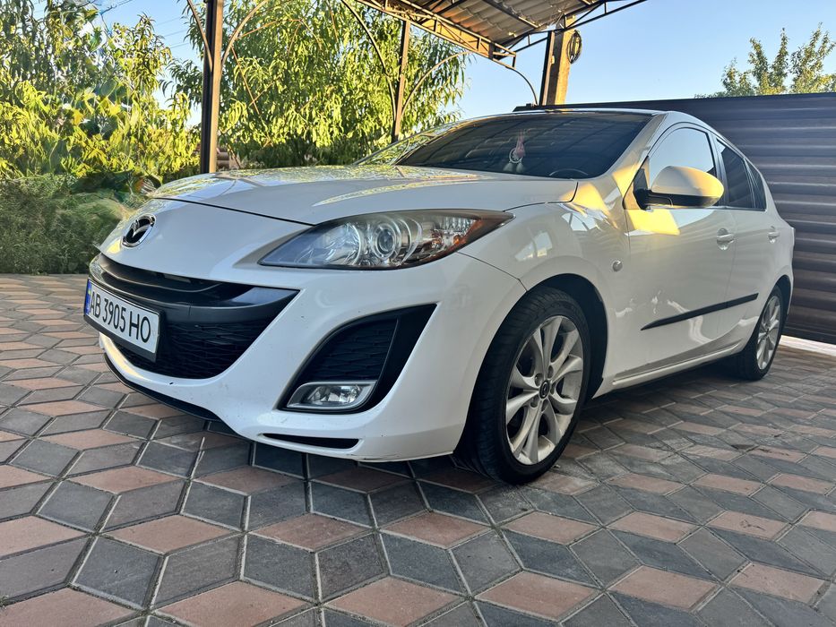 Продам власне авто  Mazda 3  2011 року