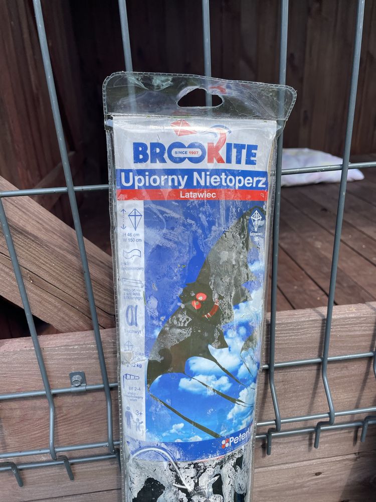 Sprzedam nowy latawiec w kształcie nietoperza