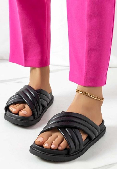 Czarne klapki na platformie Daintree