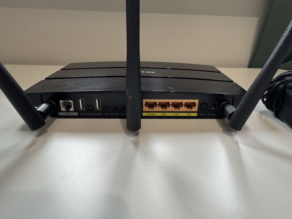 Router Modem wirelees Wi-Fi ADSL2+ Tp-link TD-W8970