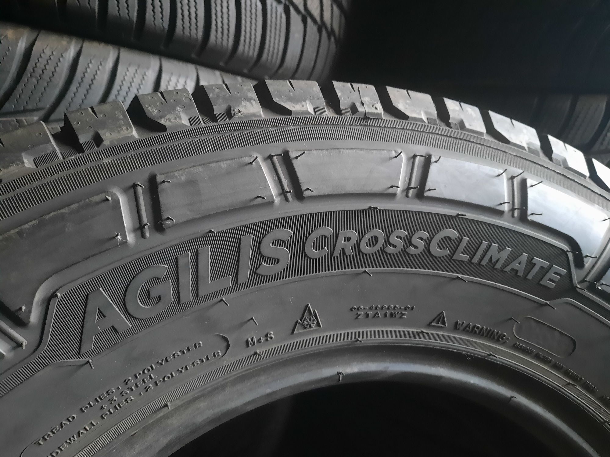 225/75 R16C 121/120R Michelin Agilis CrossClimate 4шт. 7мм 2022