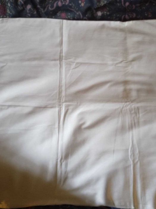 Продаю новые белые простыни х/б и льняные