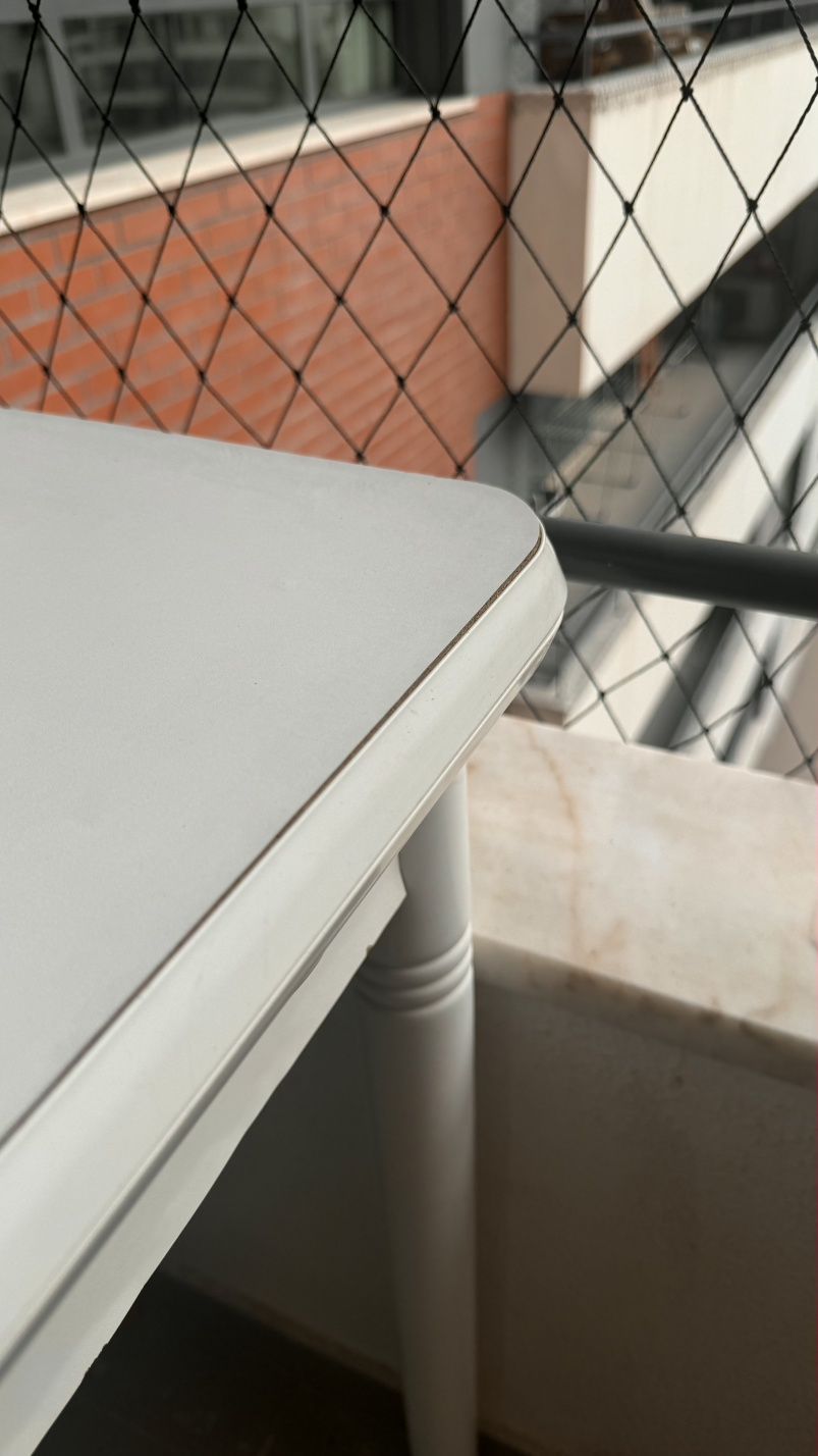 Mesa branca extensível