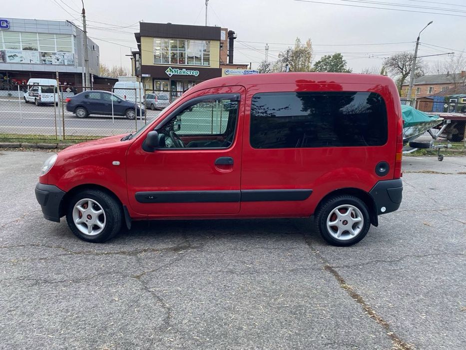 Renault Kangoo ne farbovana