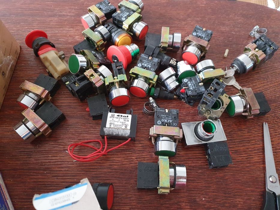 Тиристоры ТО142-80-12. Оптотеристоры. СССР. Новое