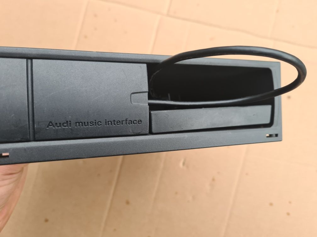 MODUŁ AMI Audi Music Interface media AUDI A4 B8 A5 8T Q5 Q7 A6 C6 A8
