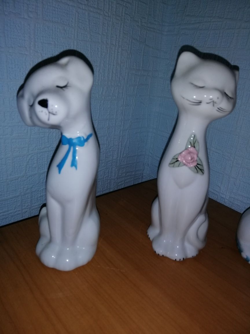 Фарфор 3 фигурки кот и 2 собаки