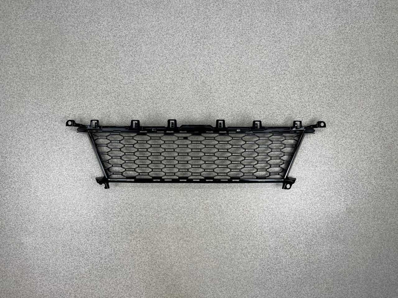 Решітка бампера центральна BMW 3 (G20/G21) M-pak 51118069367