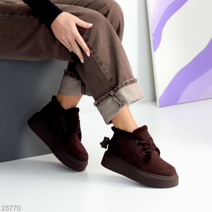 Жіночі шкіряні зимові черевики в кольорах