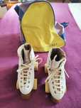 Patins para patinagem artística.