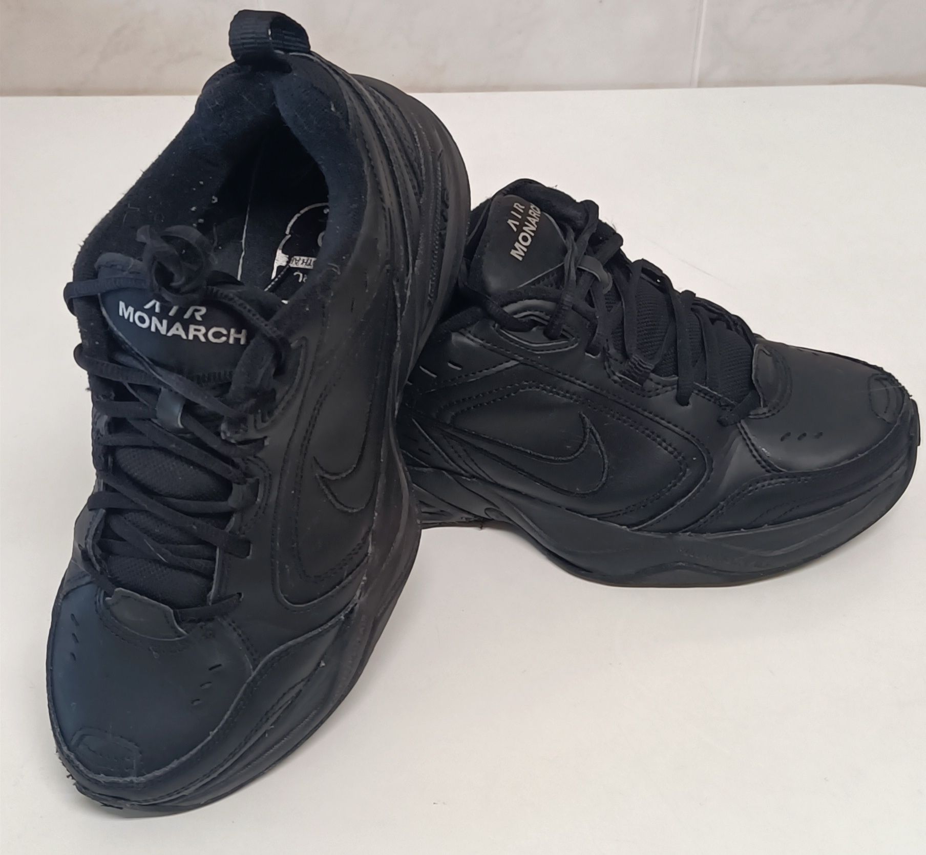 Tenis Nike Air Monarch