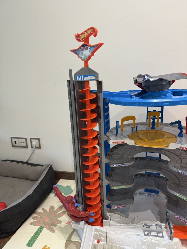 Super Ultimate Garage - Hot Wheels