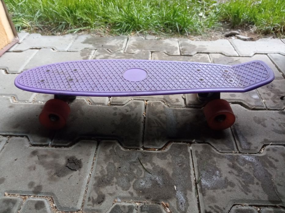 Deskorolka i świecące koła