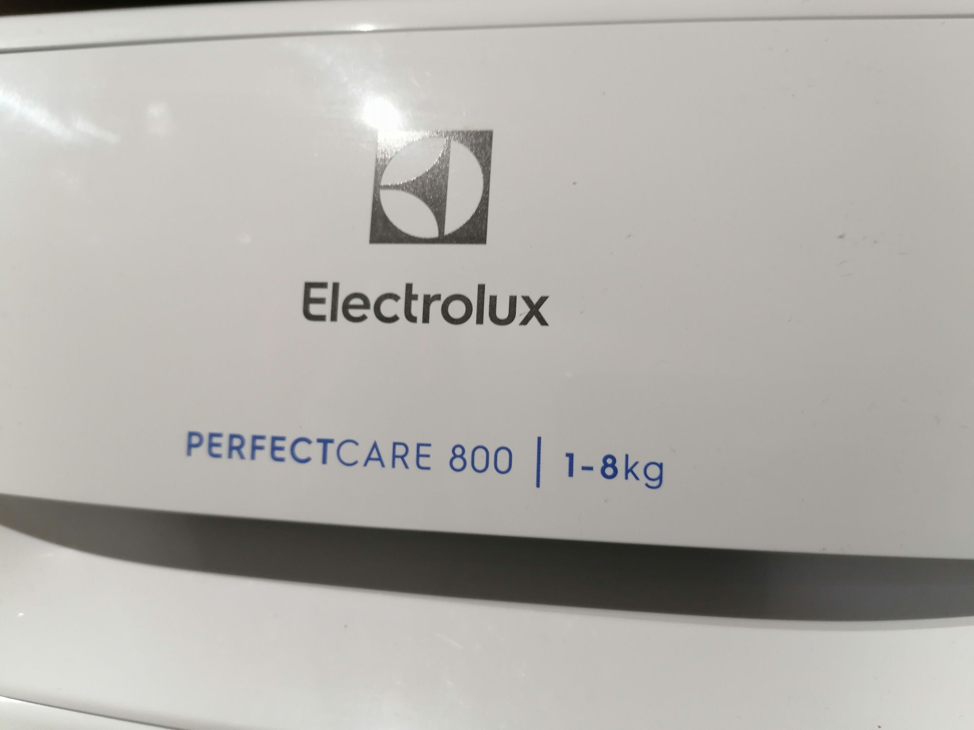 Suszarka do ubrań ELECTROLUX EW8H458BP z pompą ciepła DelicateCare 800