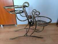 Metalowy kwietnik