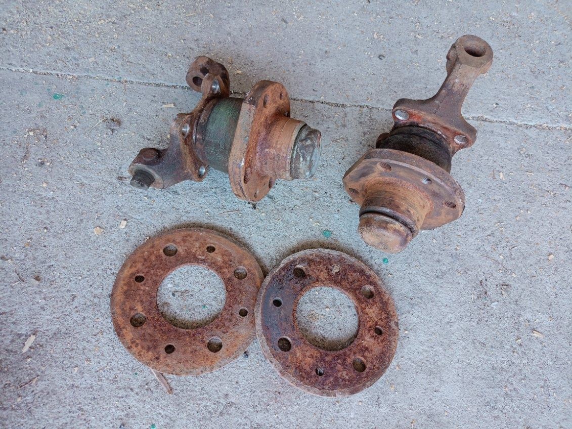 Piasty czopy Polonez Fiat 125p + dystanse