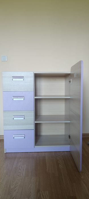 Komplet mebli do pokoju dziecięcego