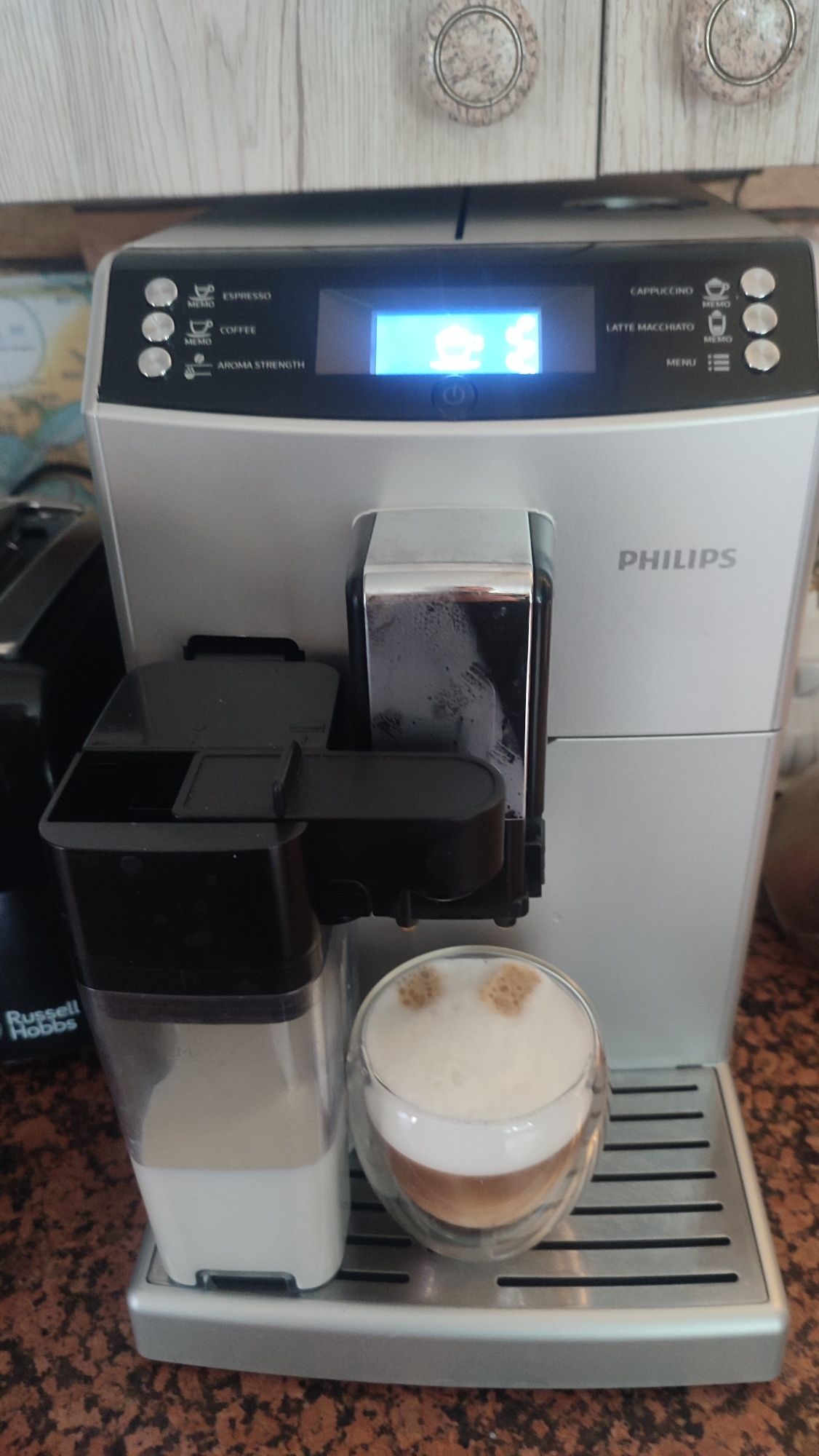 Кавомашина Philips EP3551 (Saeco Minuto) кофемашина,кавоварка