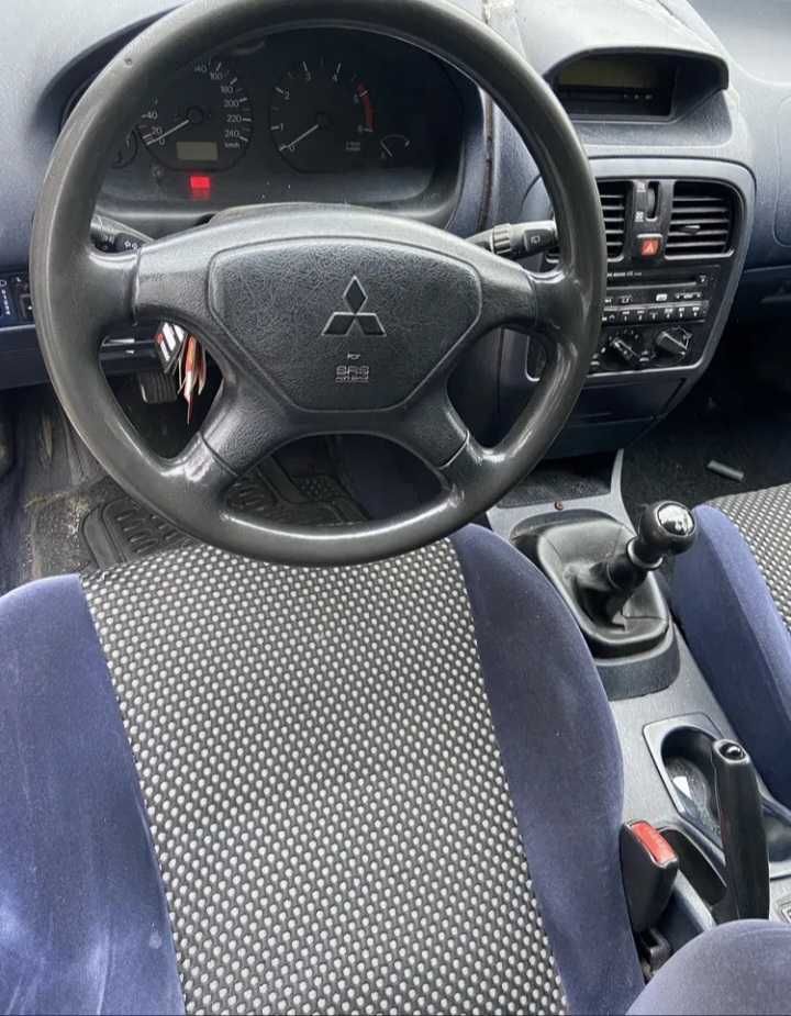Mitsubishi carisma