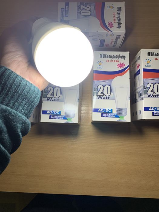 LED Лампочка на 20W від 220V на акумуляторах 18650 (2шт)