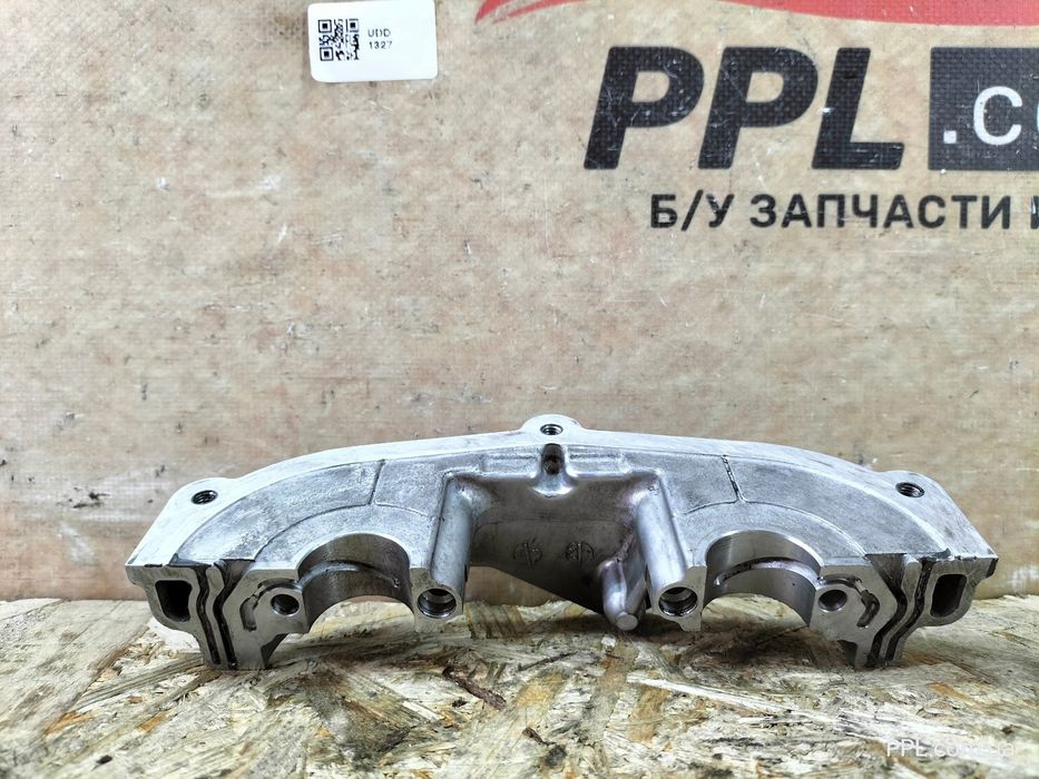 Infiniti Q50 2013-2021 3.5 Hybrid крышка головки ГБЦ левая бугель