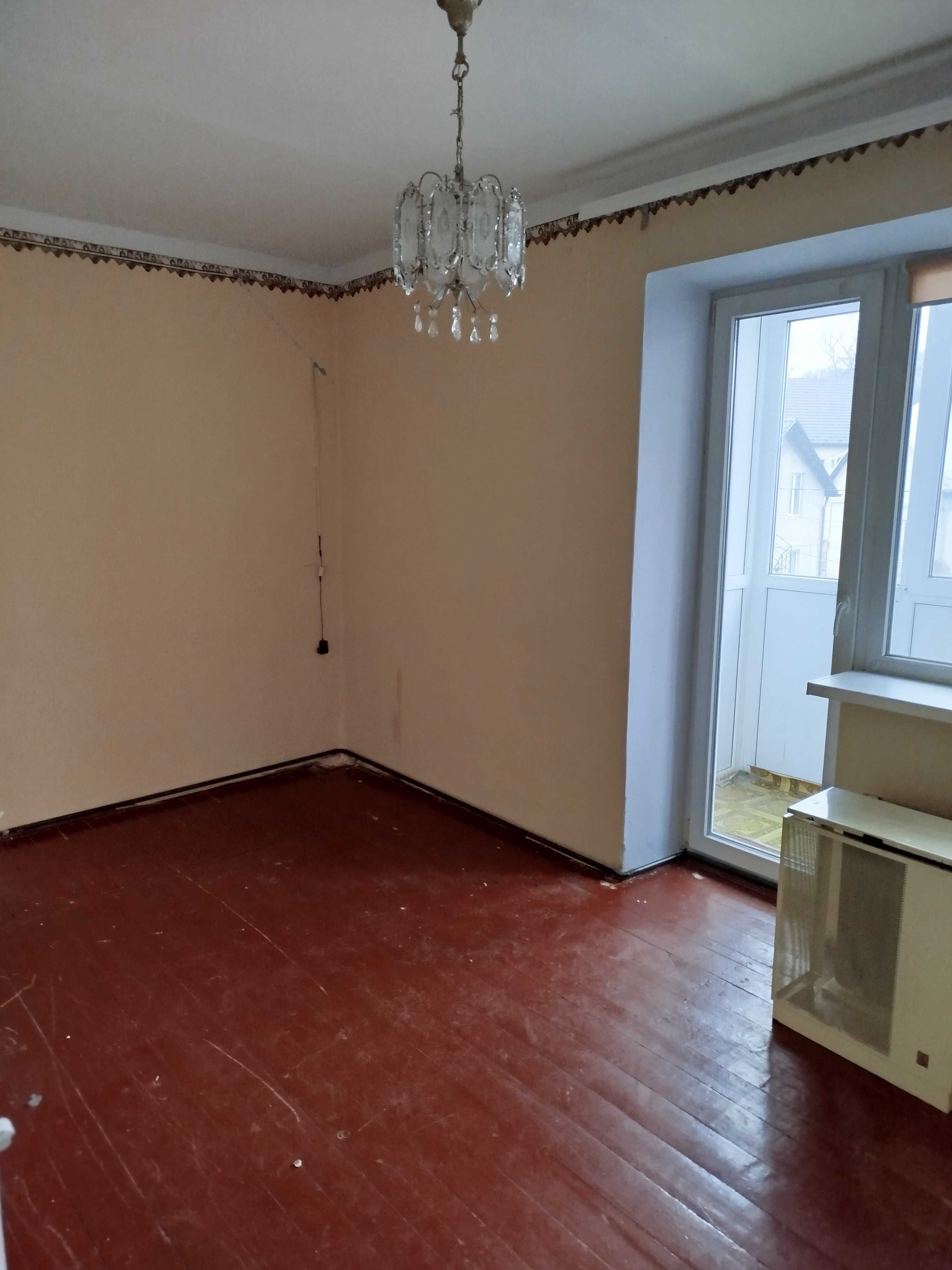 Продаж трикімнатної квартири по вул Незалежності 47