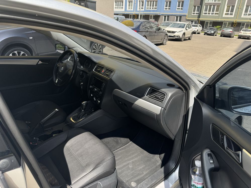 Продаж VW jetta 2.0 дизель автомат 2011 рік