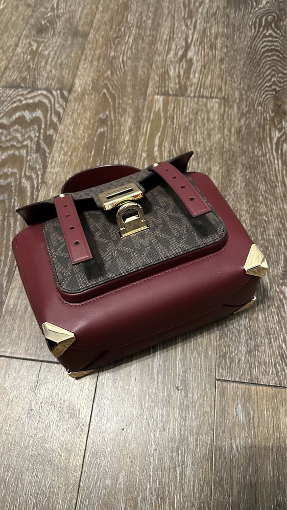 Коричнева сумка Manhattan Medium Brown Bordo Michael Kors