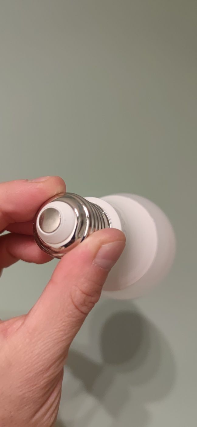 Żarówka E27 806lm lumenów LED