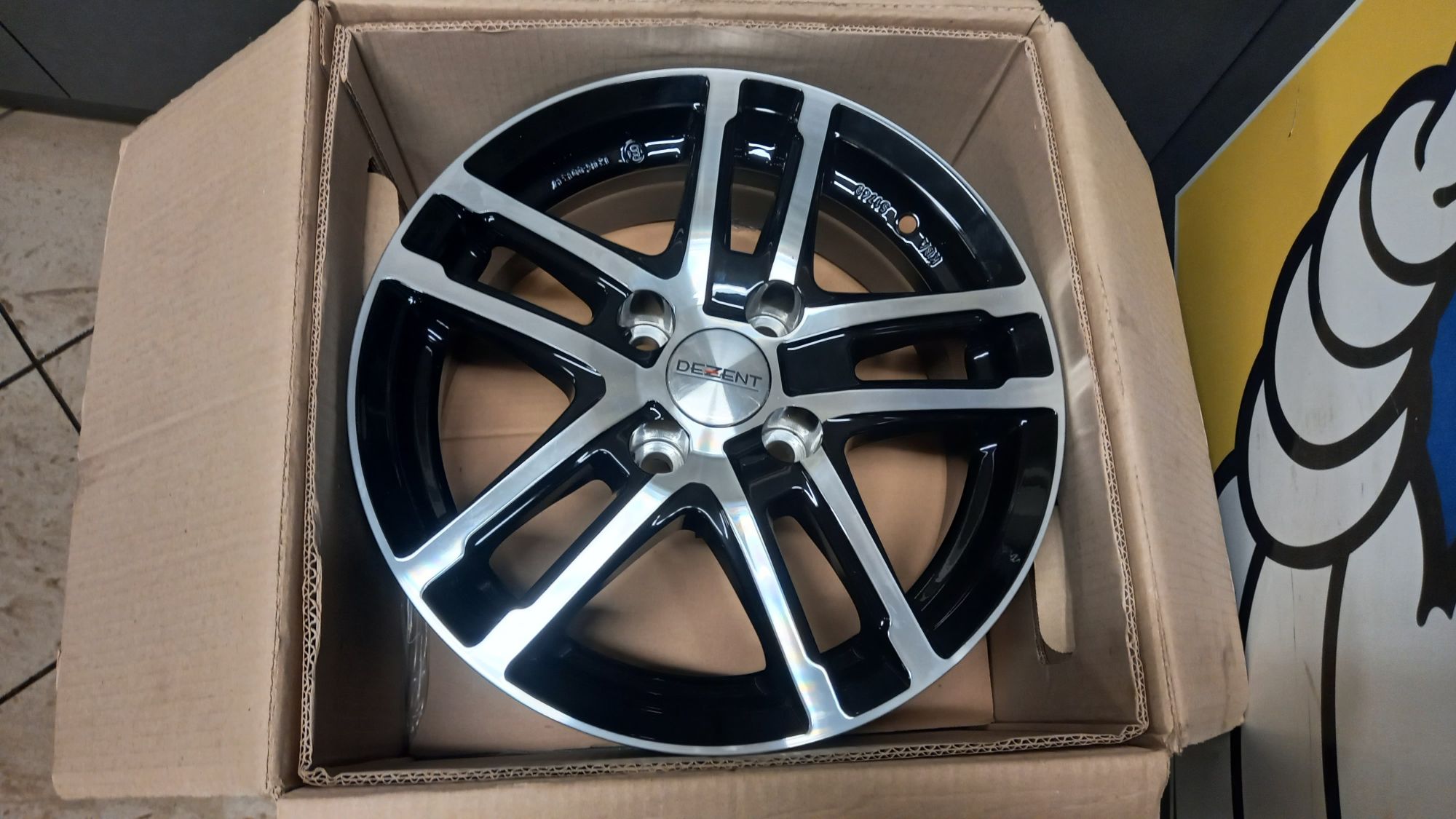 Nowe Felgi Dezent 15" ET 23 6J 4x108 Citroen Peugeot 4 sztuki